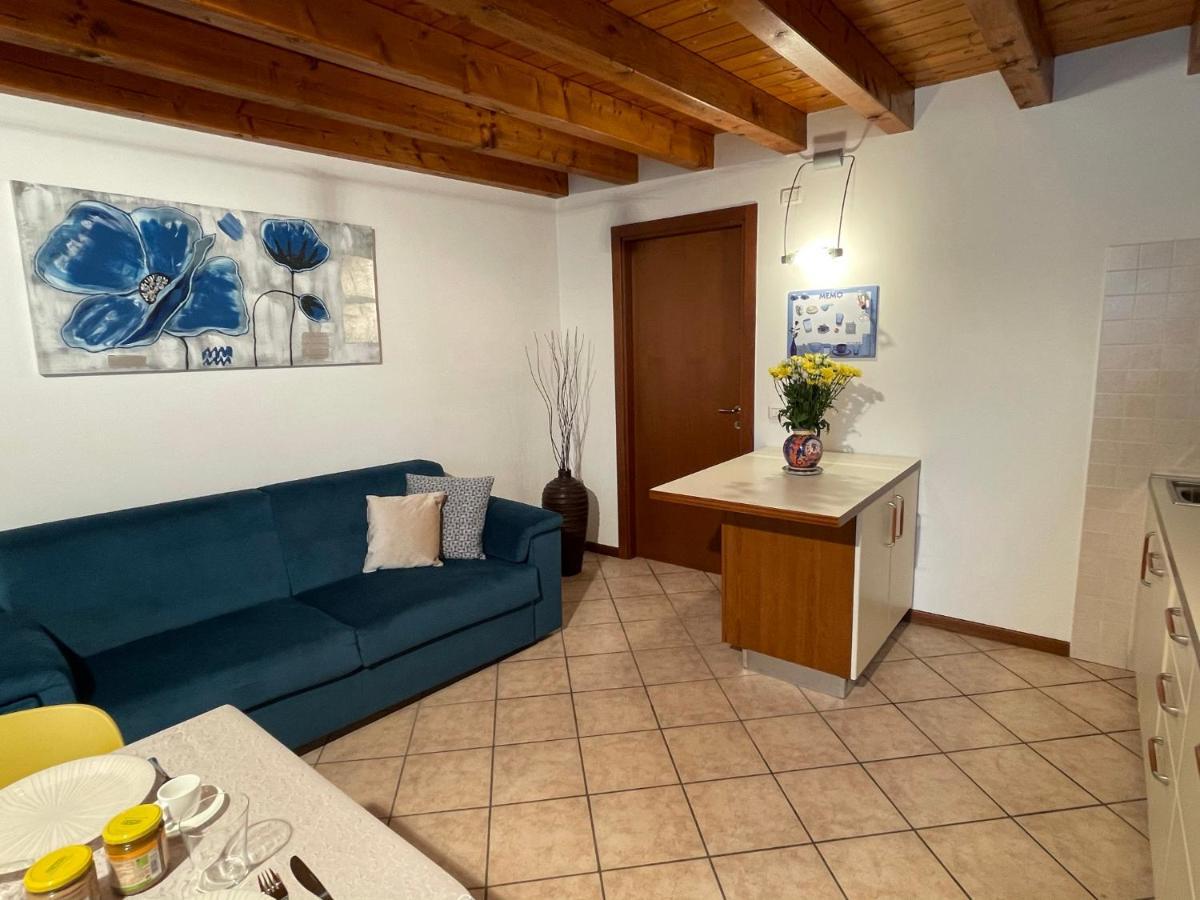 Casa Loredana - Graziosa Casa Vacanze Sul Lago Di Garda Apartment Cavalcaselle Bagian luar foto