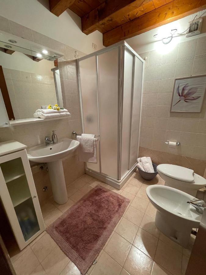 Casa Loredana - Graziosa Casa Vacanze Sul Lago Di Garda Apartment Cavalcaselle Bagian luar foto