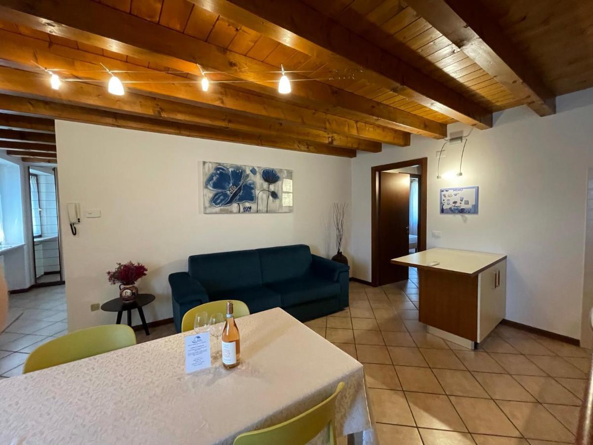Casa Loredana - Graziosa Casa Vacanze Sul Lago Di Garda Apartment Cavalcaselle Bagian luar foto